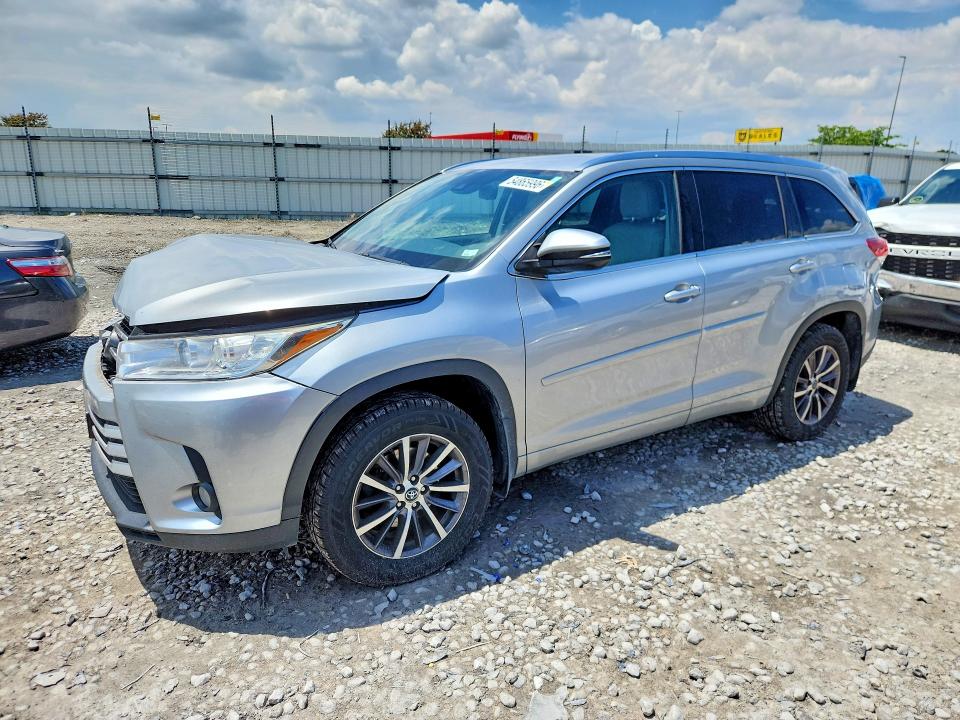 2017 Toyota Highlander მანქანა იყიდება აუქციონზე, vin: 5TDJZRFH9HS428539, აუქციონის ნომერი: 54865996