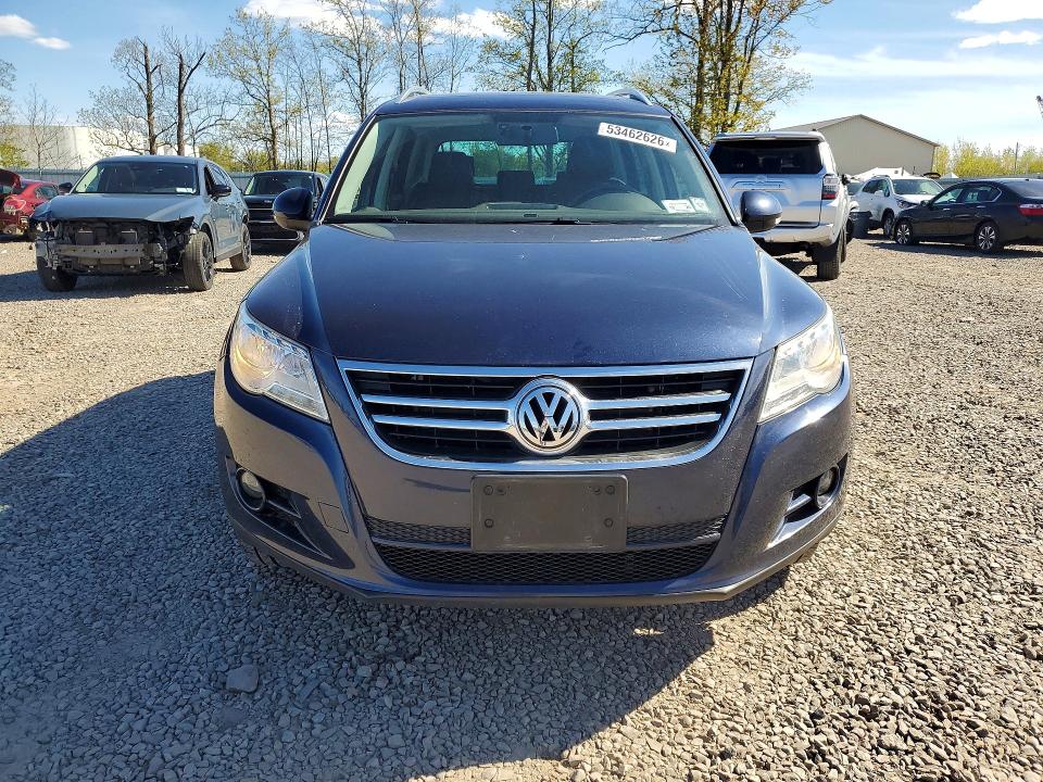 53462626 :رقم المزاد ، WVGBV7AXXBW562143 vin ، 2011 Volkswagen Tiguan مزاد بيع