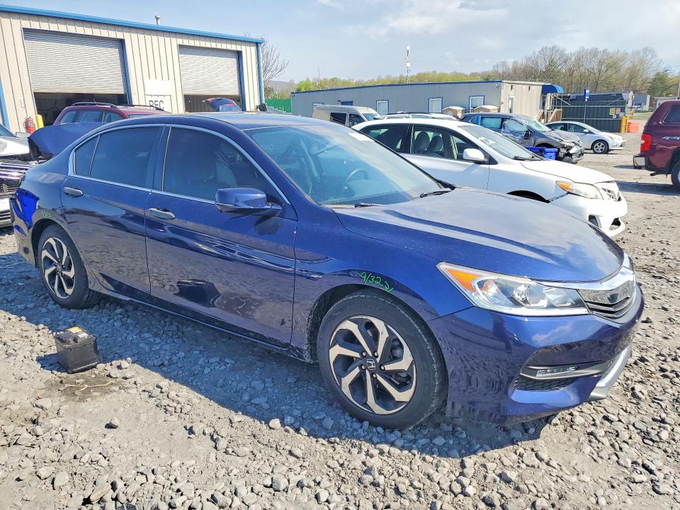 52130796 :رقم المزاد ، 1HGCR2F74HA110804 vin ، 2017 Honda Accord مزاد بيع