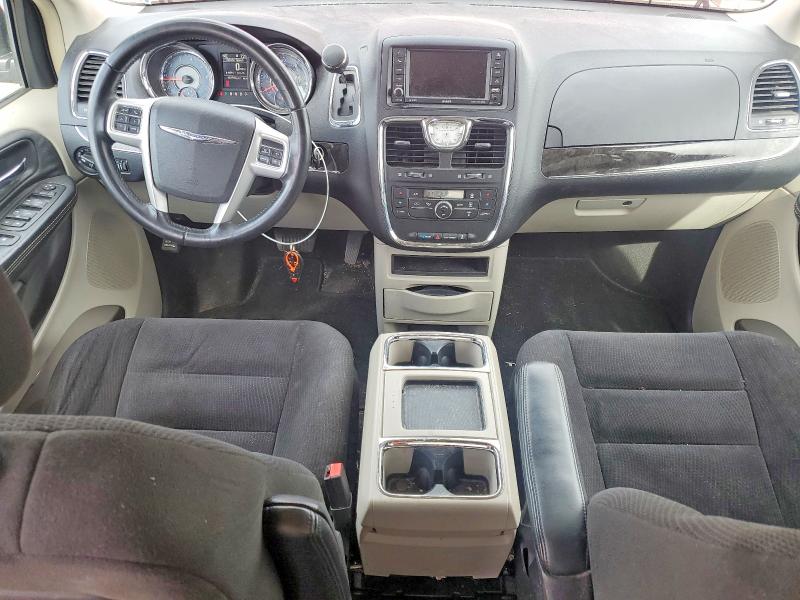 53218796 :رقم المزاد ، 2C4RC1BG3FR515068 vin ، 2015 Chrysler Town & Country مزاد بيع