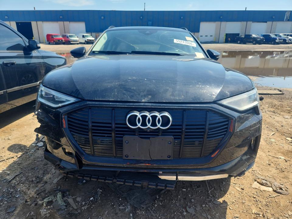 Продажа на аукционе авто 2021 Audi E-tron, vin: WA1LAAGE1MB020277, номер лота: 55243006