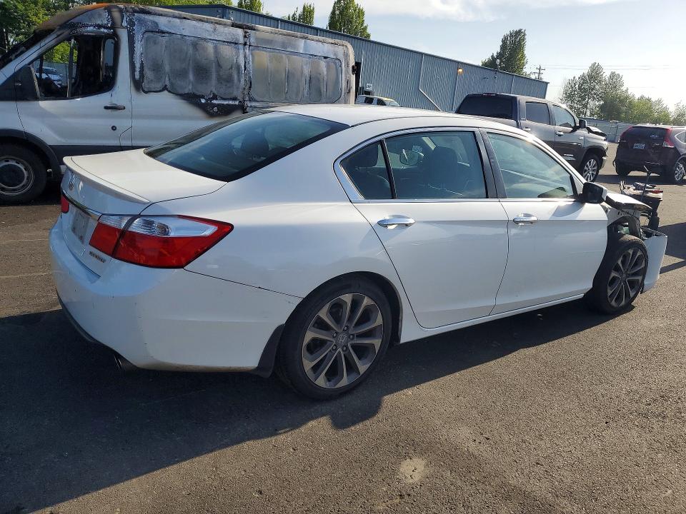 55028016 :رقم المزاد ، 1HGCR2F59FA048215 vin ، 2015 Honda Accord مزاد بيع