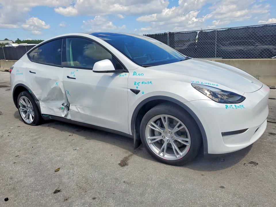 Продажа на аукционе авто 2024 Tesla Model Y, vin: 7SAYGDEE4RA257574, номер лота: 53232466