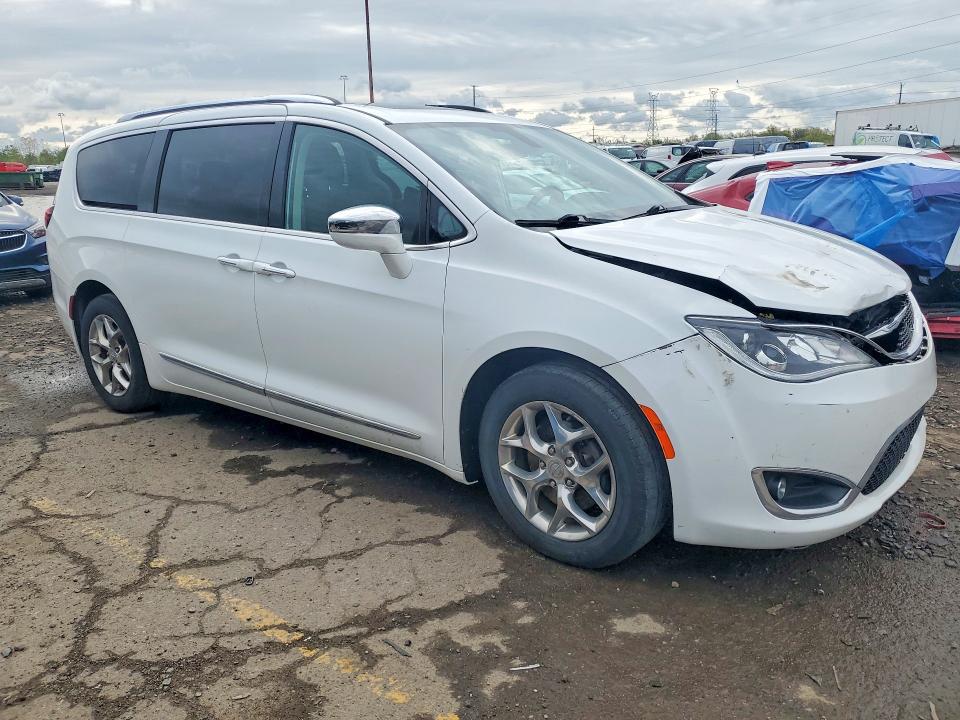 Продажа на аукционе авто 2019 Chrysler Pacifica, vin: 2C4RC1GG3KR576262, номер лота: 52352756