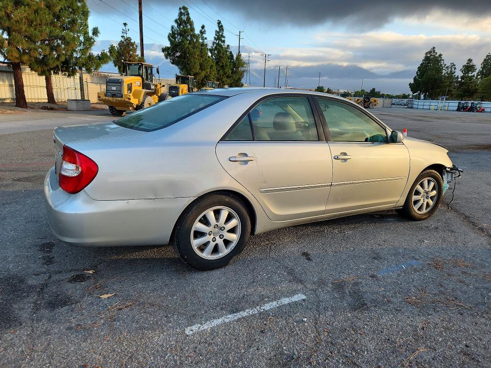 54890066 :رقم المزاد ، 4T1BE30K22U588584 vin ، 2002 Toyota Camry مزاد بيع