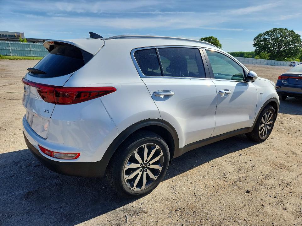 2017 Kia Sportage მანქანა იყიდება აუქციონზე, vin: KNDPNCAC0H7150140, აუქციონის ნომერი: 55437446