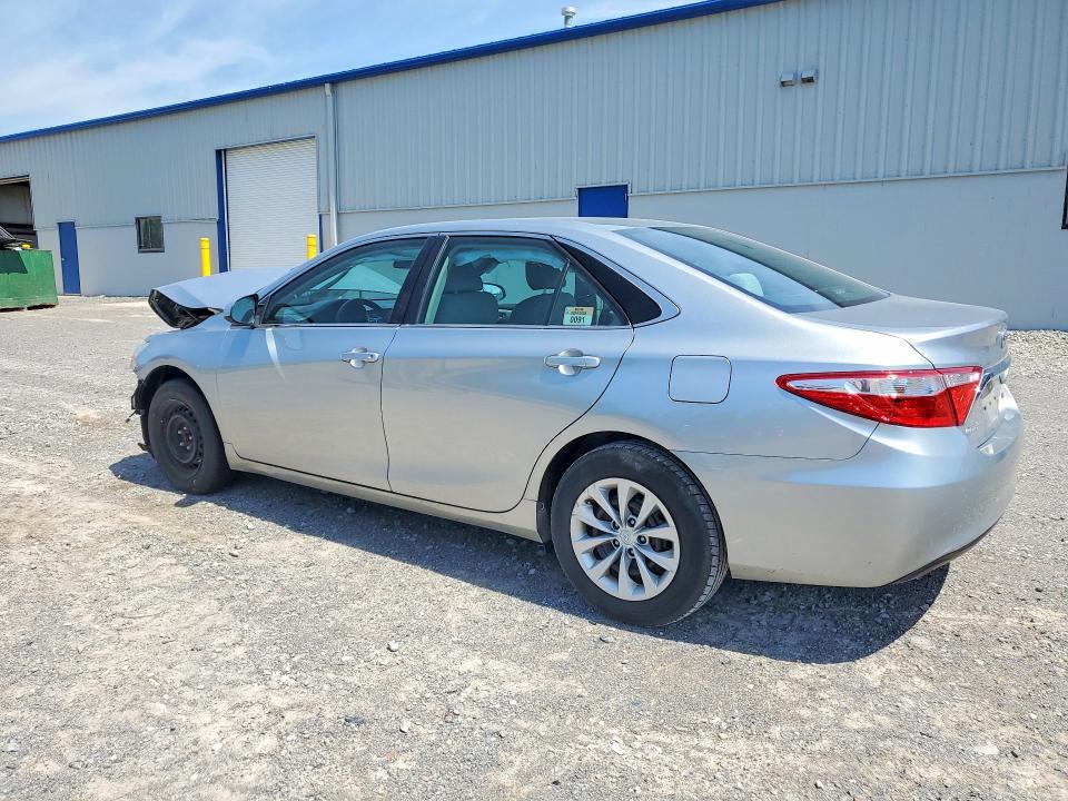 52207556 :رقم المزاد ، 4T4BF1FK3FR493519 vin ، 2015 Toyota Camry مزاد بيع