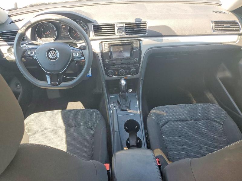 52049146 :رقم المزاد ، 1VWAT7A36HC042306 vin ، 2017 Volkswagen Passat مزاد بيع
