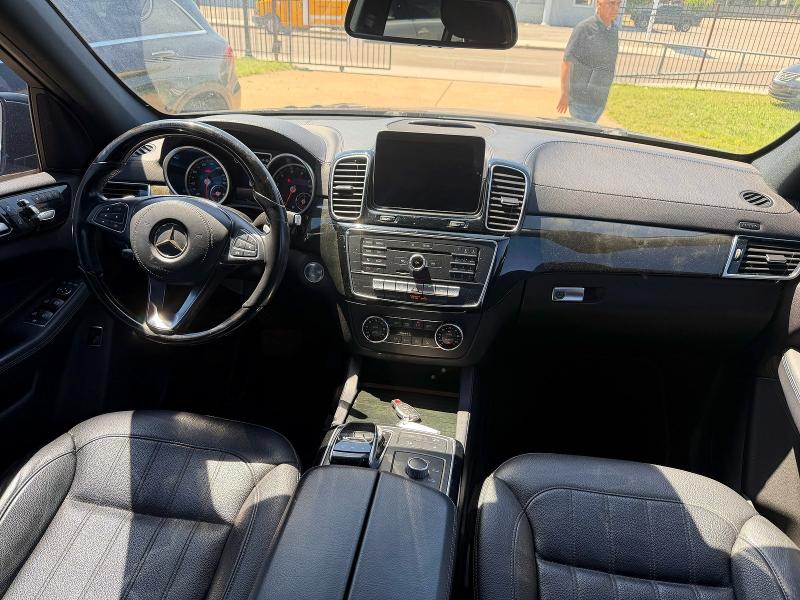 53578736 :رقم المزاد ، 4JGDF6EE9HA837080 vin ، 2017 Mercedes-benz Gls مزاد بيع