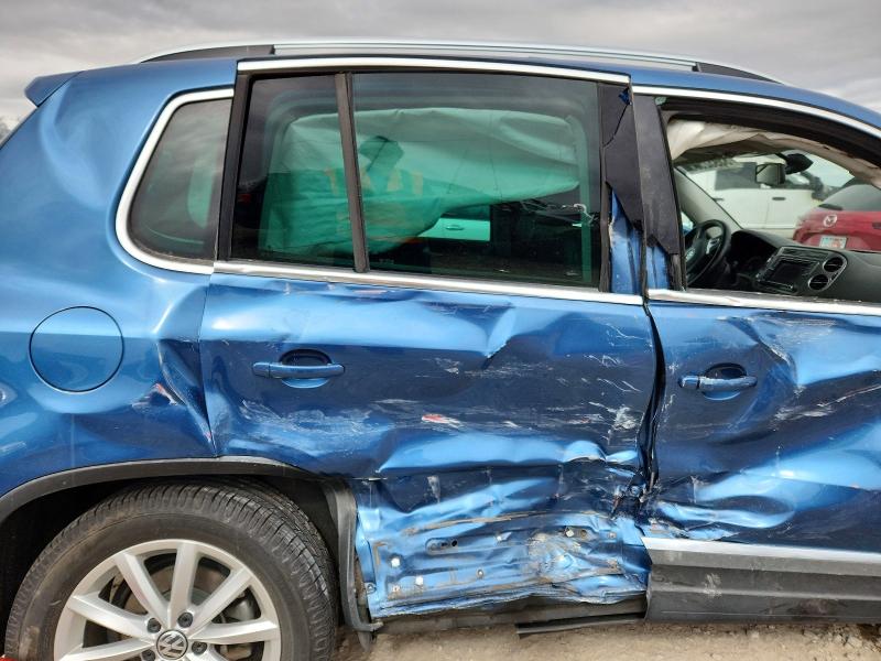53932536 :رقم المزاد ، WVGSV7AX2HK009793 vin ، 2017 Volkswagen Tiguan مزاد بيع