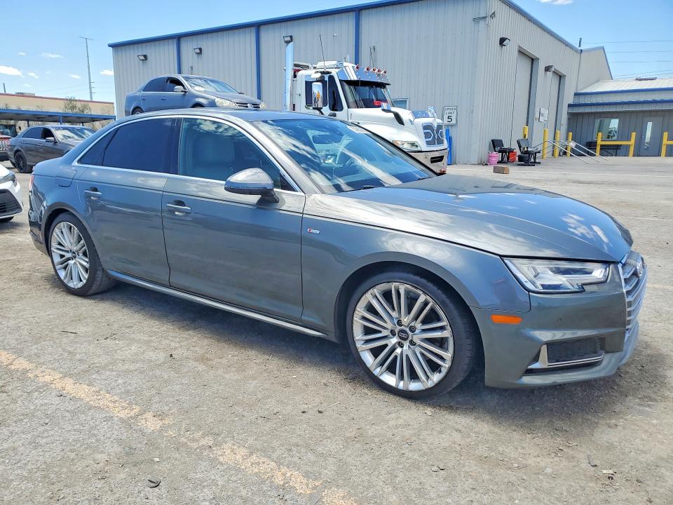 Продажа на аукционе авто 2018 Audi A4, vin: WAULMAF43JA005851, номер лота: 53969856