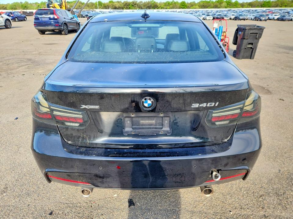 55355136 :رقم المزاد ، WBA8B7G54JNV11011 vin ، 2018 Bmw 340 مزاد بيع