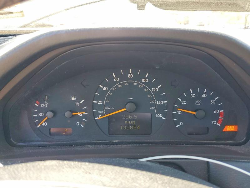 2000 Mercedes-benz E მანქანა იყიდება აუქციონზე, vin: WDBJF65J0YB086416, აუქციონის ნომერი: 79889225