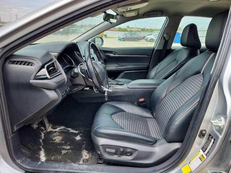 52366826 :رقم المزاد ، 4T1G11AK7MU517985 vin ، 2021 Toyota Camry مزاد بيع