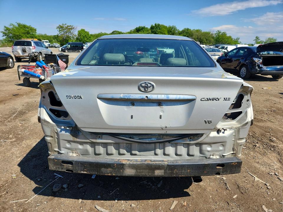 52522596 :رقم المزاد ، 4T1BF30K95U106730 vin ، 2005 Toyota Camry مزاد بيع