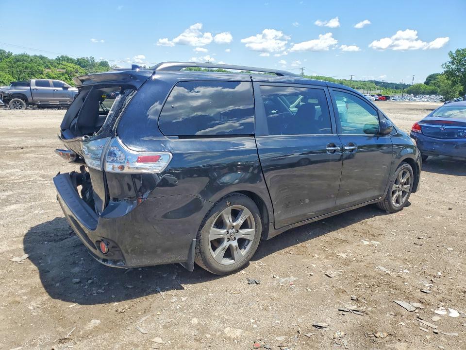55246076 :رقم المزاد ، 5TDXZ3DC7JS949294 vin ، 2018 Toyota Sienna مزاد بيع