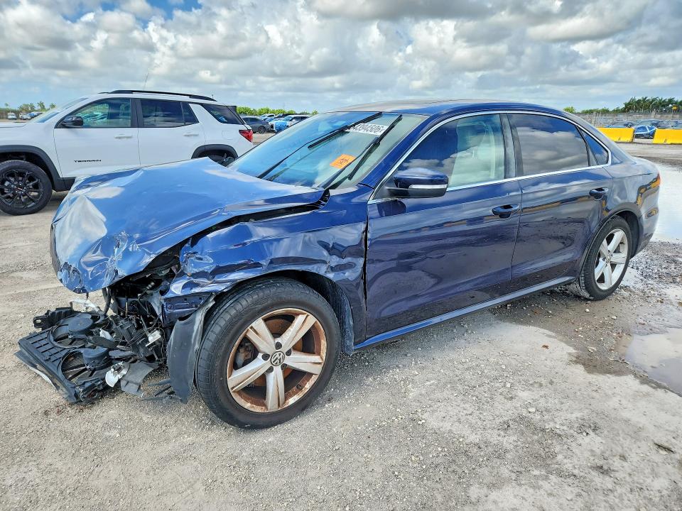 54394506 :رقم المزاد ، 1VWBH7A39DC102627 vin ، 2013 Volkswagen Passat مزاد بيع