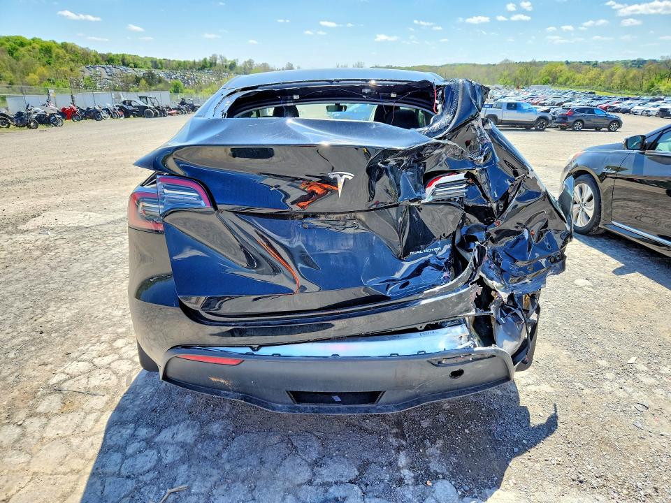 Продаж на аукціоні авто 2024 Tesla Model Y, vin: 7SAYGDEE9RA222349, номер лоту: 52645326