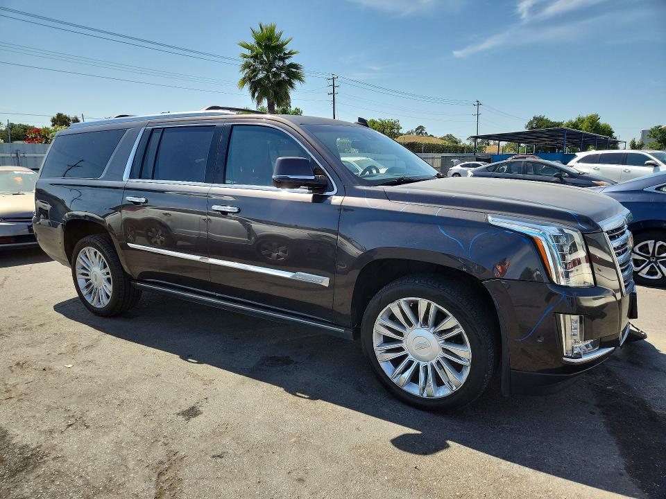 54485516 :رقم المزاد ، 1GYS4KKJ8HR144203 vin ، 2017 Cadillac Escalade مزاد بيع