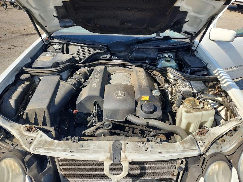 51974766 :رقم المزاد ، WDBJF65H7XA728938 vin ، 1999 Mercedes-benz E مزاد بيع