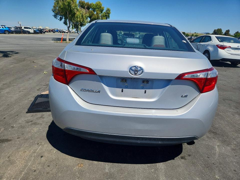 Продаж на аукціоні авто 2015 Toyota Corolla, vin: 5YFBURHE2FP214651, номер лоту: 53802626