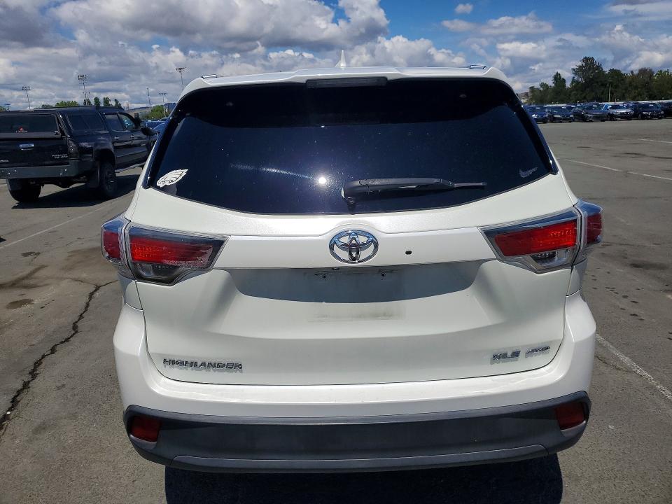 Продажа на аукционе авто 2015 Toyota Highlander, vin: 5TDJKRFH8FS193522, номер лота: 55215526