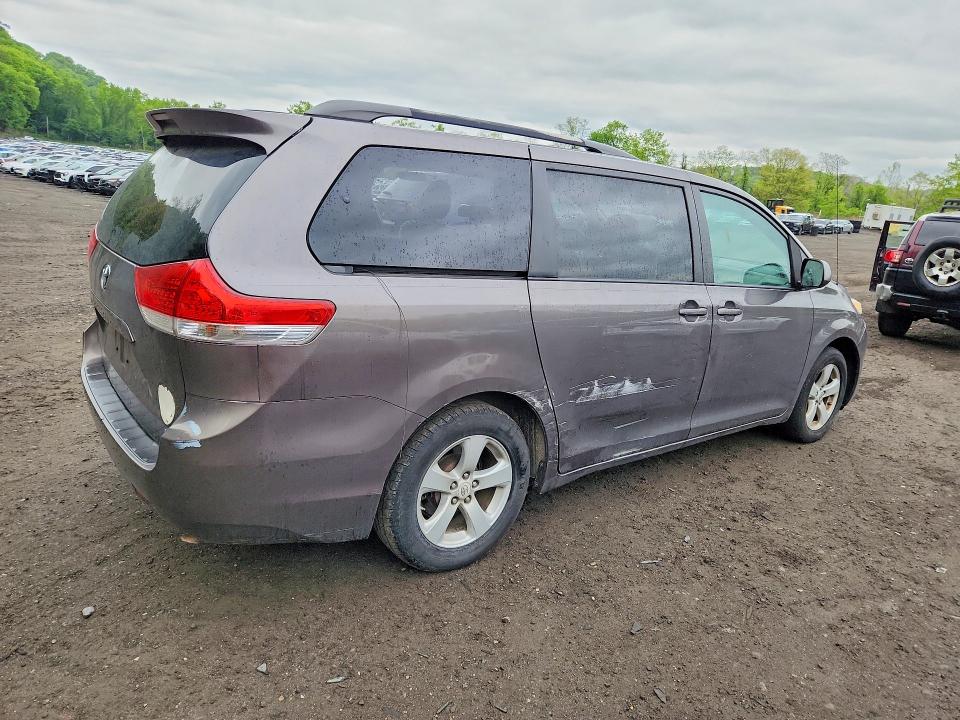 2012 Toyota Sienna მანქანა იყიდება აუქციონზე, vin: 5TDKK3DC4CS217870, აუქციონის ნომერი: 53376236