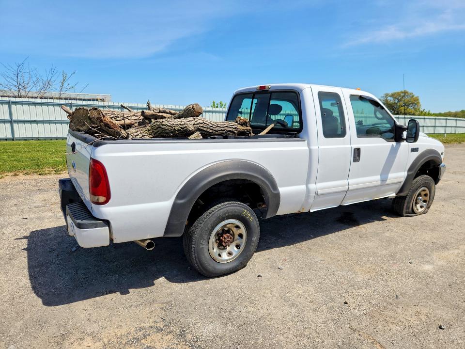 53543296 :رقم المزاد ، 1FTNX21L42EA47561 vin ، 2002 Ford F250 مزاد بيع