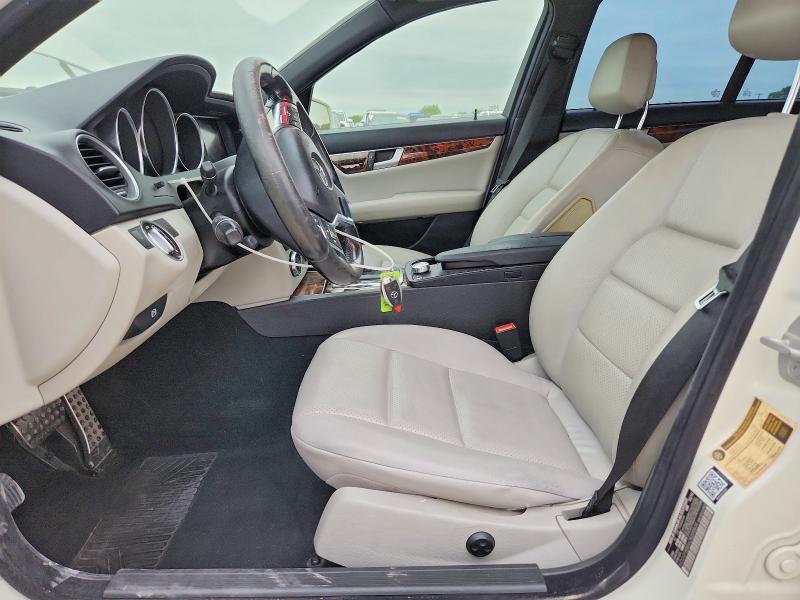 Продаж на аукціоні авто 2012 Mercedes-benz C, vin: WDDGF8BB6CR209808, номер лоту: 52923406
