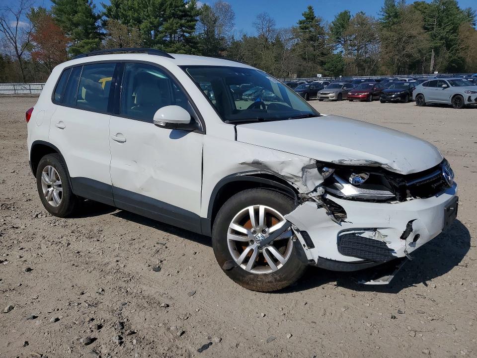2017 Volkswagen Tiguan მანქანა იყიდება აუქციონზე, vin: WVGBV7AX2HK001774, აუქციონის ნომერი: 52368876