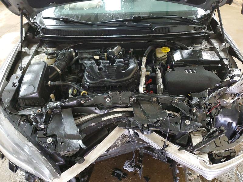 52722276 :رقم المزاد ، 1C3CCCBG9FN702253 vin ، 2015 Chrysler 200 مزاد بيع