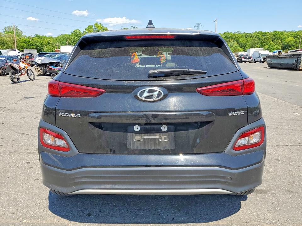 2021 Hyundai Kona მანქანა იყიდება აუქციონზე, vin: KM8K23AG1MU135000, აუქციონის ნომერი: 53874876
