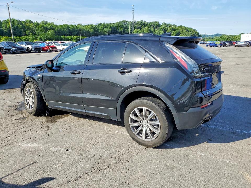 55341756 :رقم المزاد ، 1GYFZER41LF150147 vin ، 2020 Cadillac Xt4 مزاد بيع