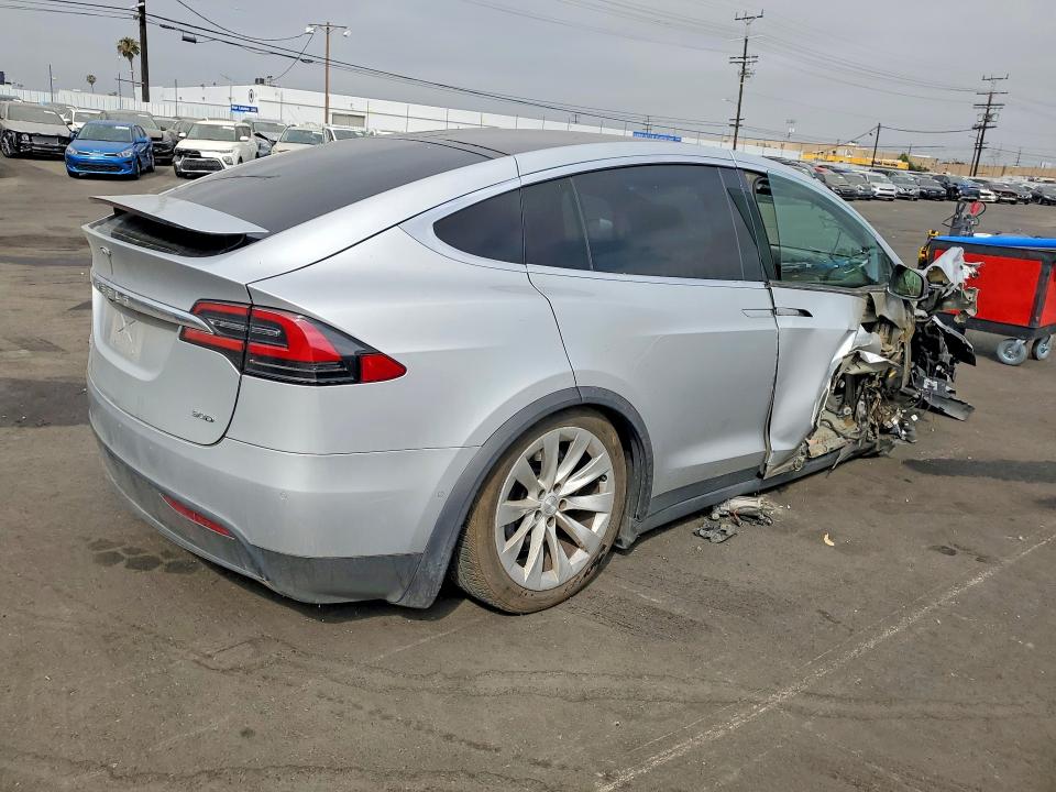 53606546 :رقم المزاد ، 5YJXCBE2XGF001518 vin ، 2016 Tesla Model X مزاد بيع