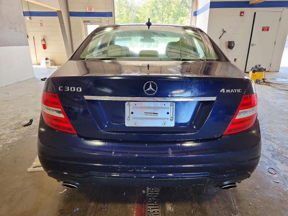 2012 Mercedes-benz C მანქანა იყიდება აუქციონზე, vin: WDDGF8BB1CR228301, აუქციონის ნომერი: 55370866