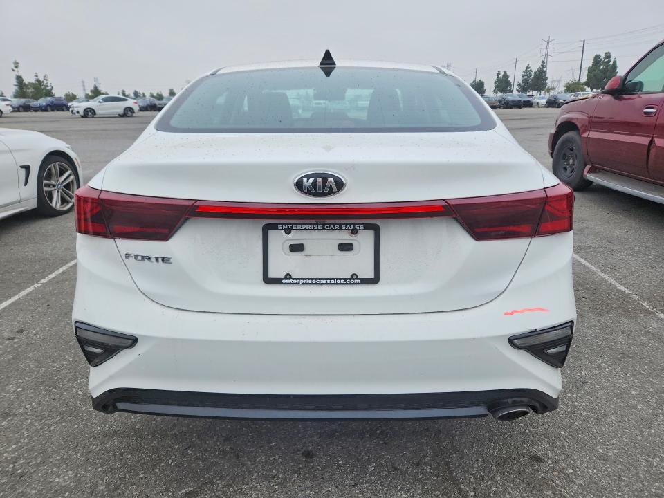2021 Kia Forte მანქანა იყიდება აუქციონზე, vin: 3KPF24AD2ME294527, აუქციონის ნომერი: 51763046
