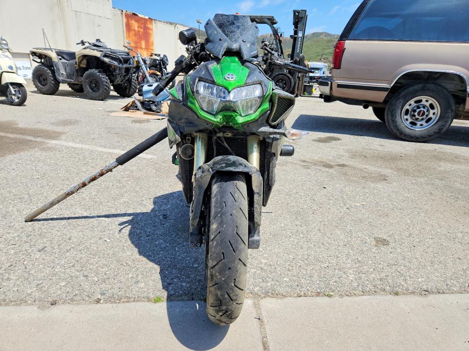 2021 Kawasaki Zr1000 მანქანა იყიდება აუქციონზე, vin: JKAZRCL18MA000051, აუქციონის ნომერი: 52331556