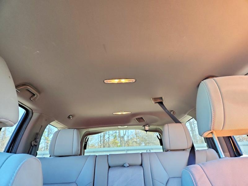 51836226 :رقم المزاد ، 5FNYF4H2XFB038666 vin ، 2015 Honda Pilot مزاد بيع