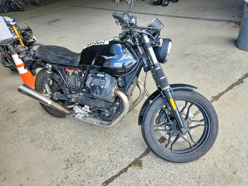 52761026 :رقم المزاد ، ZGULDUA01HM000002 vin ، 2017 Moto Guzzi V7 Iii مزاد بيع