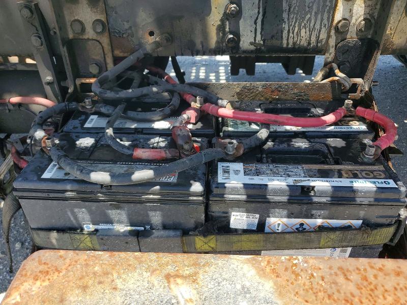 2004 Sterling Truck Lt9500 მანქანა იყიდება აუქციონზე, vin: 2FZHAZCV04AM45698, აუქციონის ნომერი: 53730216