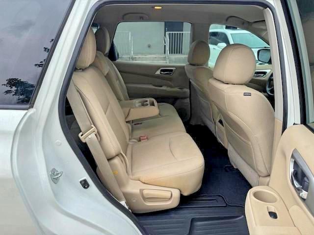 Продажа на аукционе авто 2017 Nissan Pathfinder, vin: 5N1DR2MM1HC627750, номер лота: 55023996
