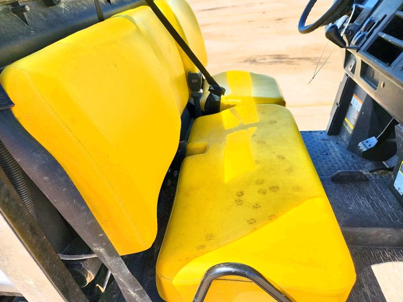 53280786 :رقم المزاد ، 1M0835MAJMM043877 vin ، 2021 John Deere Xuv835m مزاد بيع