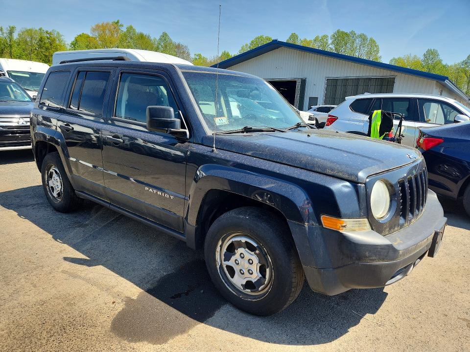 51821776 :رقم المزاد ، 1C4NJPBB4ED692452 vin ، 2014 Jeep Patriot مزاد بيع