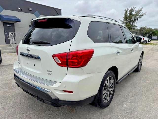 Продажа на аукционе авто 2017 Nissan Pathfinder, vin: 5N1DR2MM1HC627750, номер лота: 55023996
