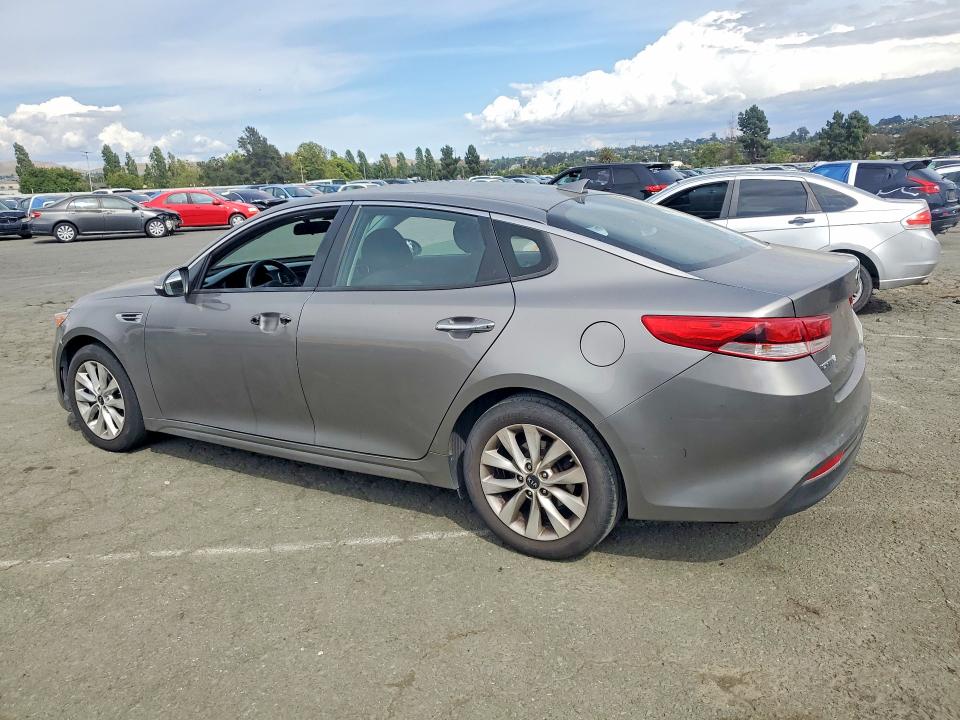 Auction sale of the 2017 Kia Optima, vin: 5XXGT4L39HG165929, lot number: 55072216