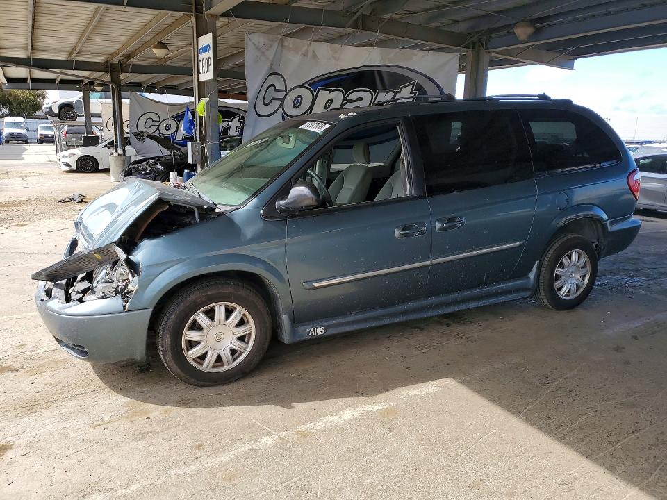 53397036 :رقم المزاد ، 2C4GP54L95R209200 vin ، 2005 Chrysler Town & Country مزاد بيع