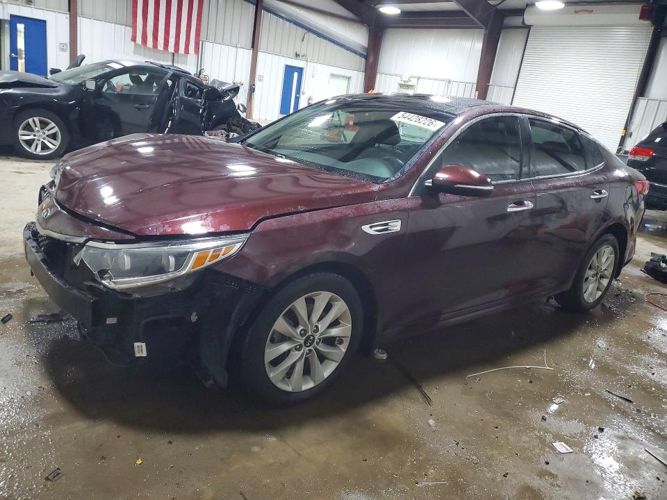 Продажа на аукционе авто 2017 Kia Optima, vin: 5XXGU4L3XHG126053, номер лота: 54428226