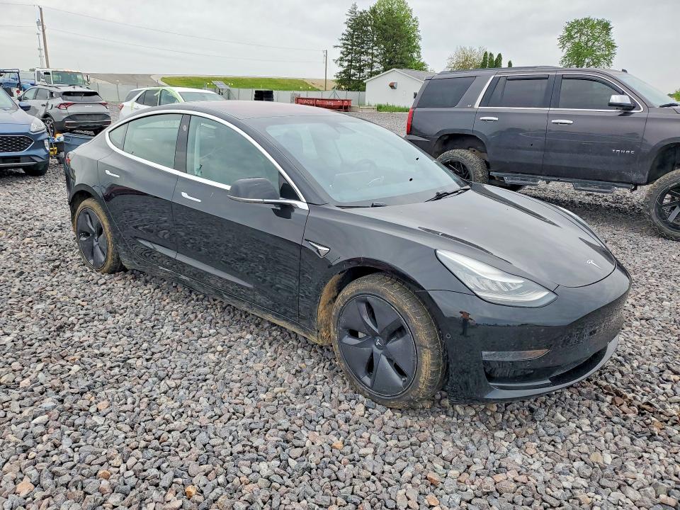 55230916 :رقم المزاد ، 5YJ3E1EB3JF183704 vin ، 2018 Tesla Model 3 مزاد بيع