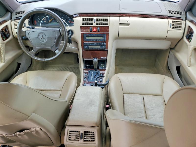 1996 Mercedes-benz E მანქანა იყიდება აუქციონზე, vin: WDBJF55FXTJ014515, აუქციონის ნომერი: 52178966