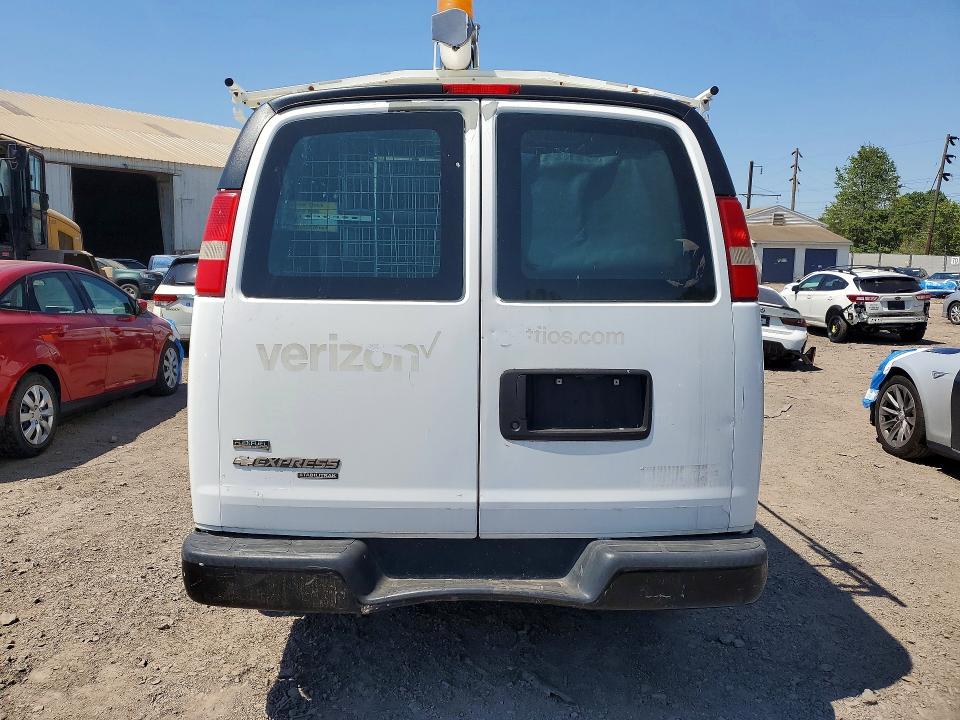 52521006 :رقم المزاد ، 1GCWGFCA9B1177107 vin ، 2011 Chevrolet Express G2500 مزاد بيع